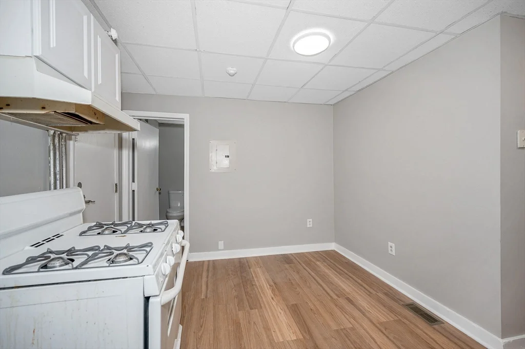 2 bed, 1 bath apartment for rent at 90 Appleton St Unit U:7, Lowell — photo 3 of 13