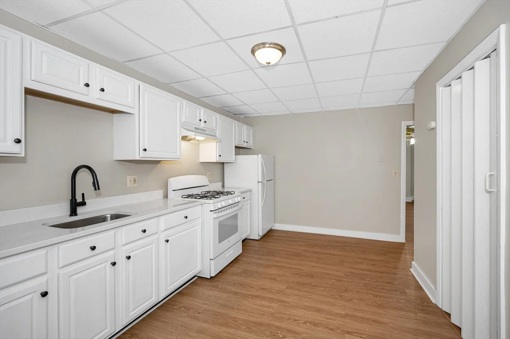 1 bed, 1 bath apartment for rent at 90 Appleton Unit 2, Lowell — photo 7 of 10