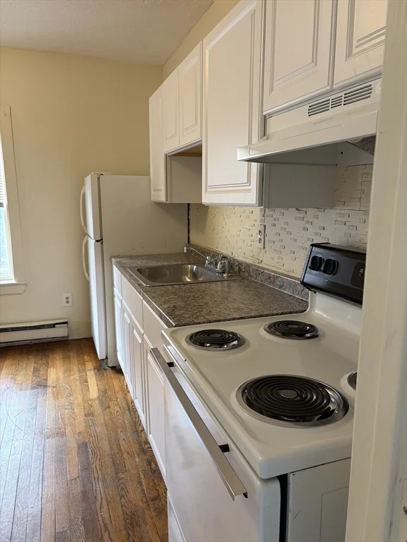 1 bed, 1 bath apartment for rent at 90 Bacon Steet Unit 3, Waltham — photo 5 of 11