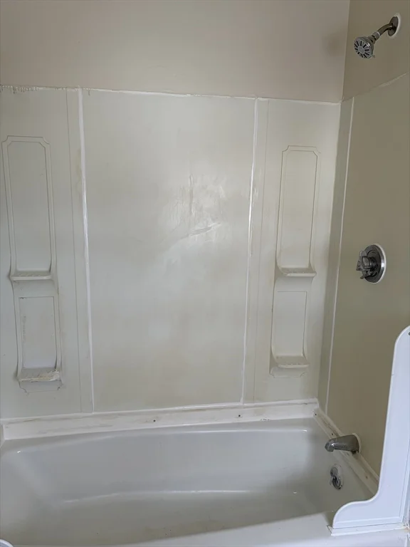 1 bed, 1 bath apartment for rent at 90 Bacon Steet Unit 3, Waltham — photo 4 of 11