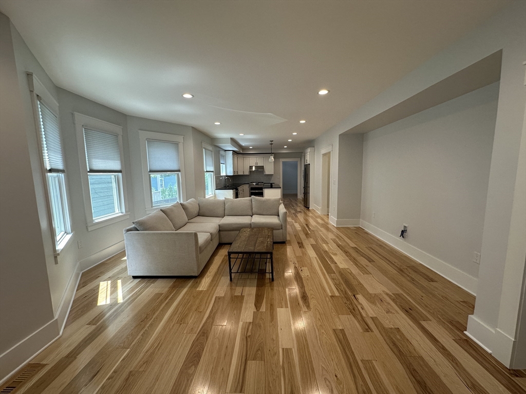 4 bed, 3 bath apartment for rent at 90 Bartlett St Unit 1, Winter Hill — photo 1 of 23