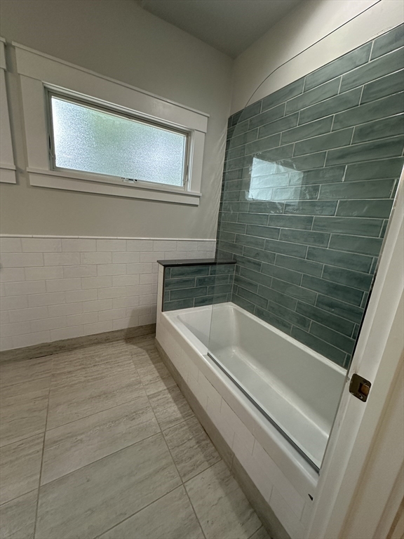 4 bed, 3 bath apartment for rent at 90 Bartlett St Unit 1, Winter Hill — photo 12 of 23