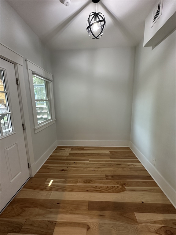 4 bed, 3 bath apartment for rent at 90 Bartlett St Unit 1, Winter Hill — photo 6 of 23