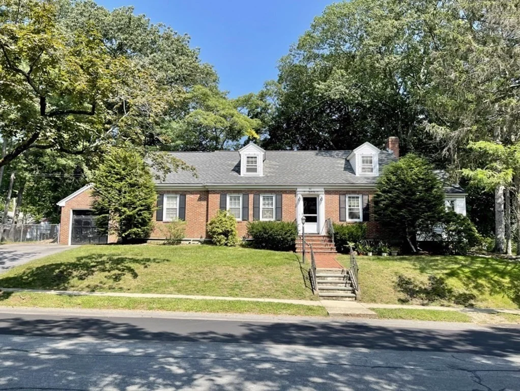3 bed, 2 bath apartment for rent at 90 Bellingham Rd, Brookline
