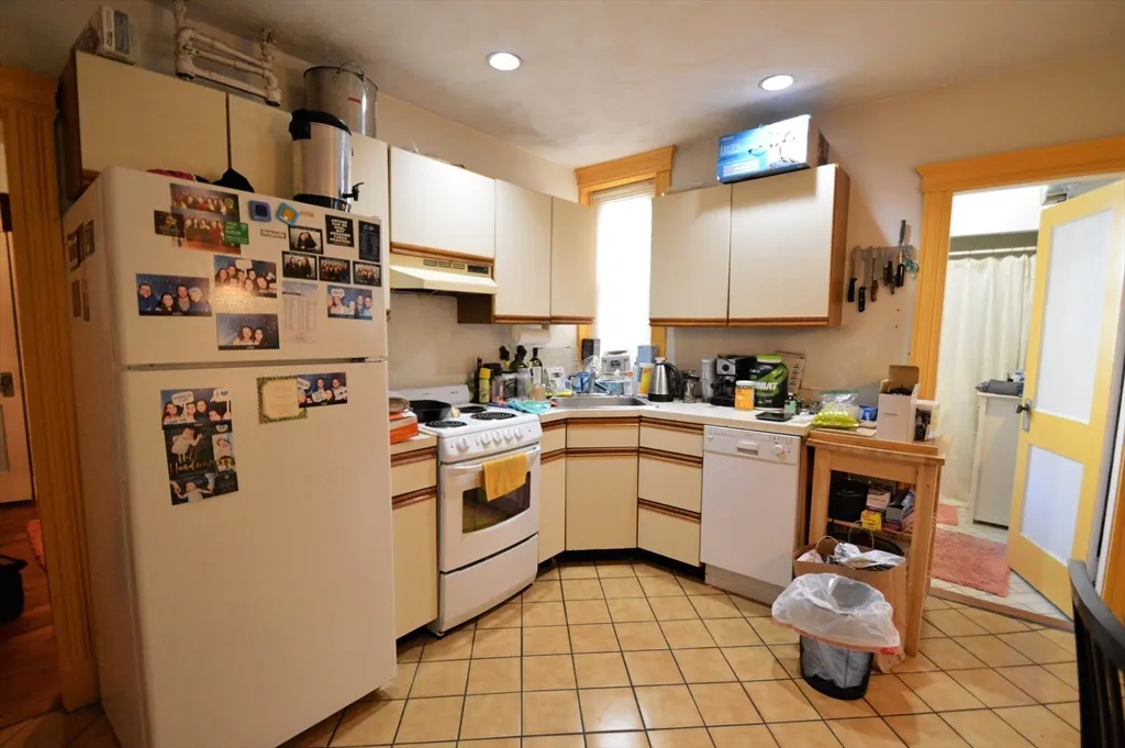 1 bed, 1 bath apartment for rent at 90 Brainerd Rd Unit 4, Allston — photo 6 of 9