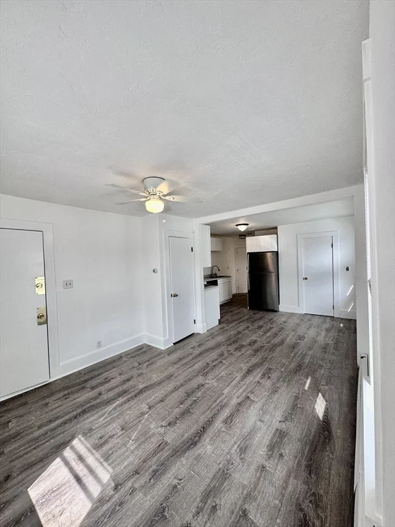 1 bed, 1 bath apartment for rent at 90 Brook Rd Unit 1R, Quincy — photo 2 of 5