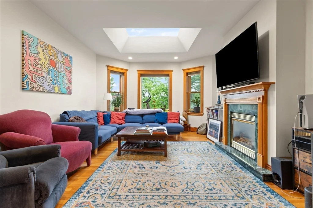 3 bed, 2 bath apartment for rent at 90 Browne St Unit 3, Coolidge Corner — photo 7 of 18