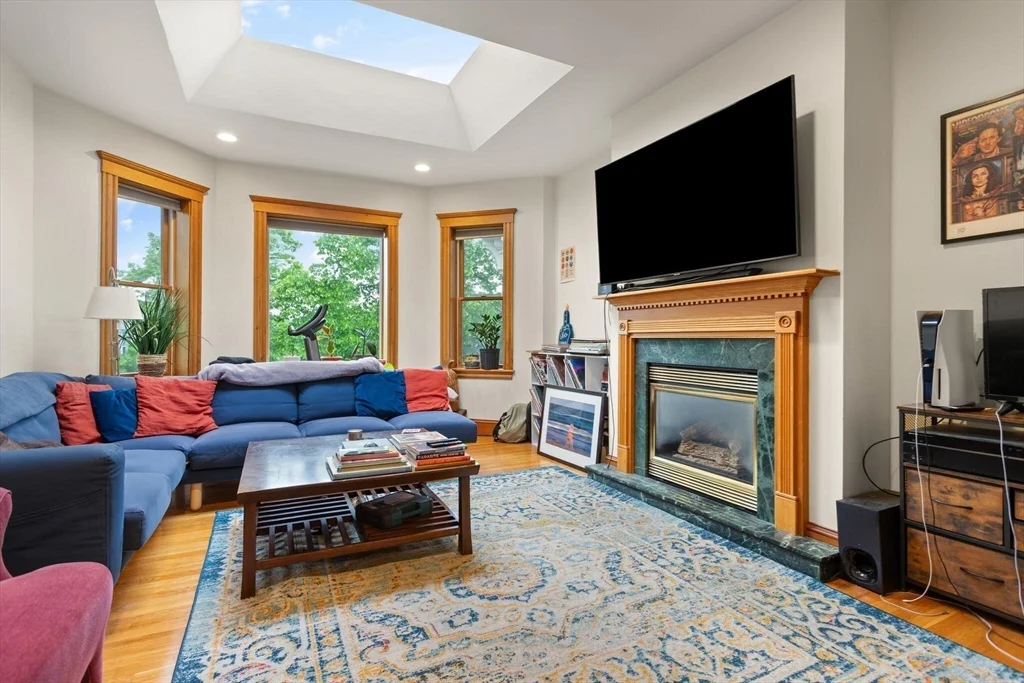 3 bed, 2 bath apartment for rent at 90 Browne St Unit 3, Coolidge Corner — photo 6 of 18