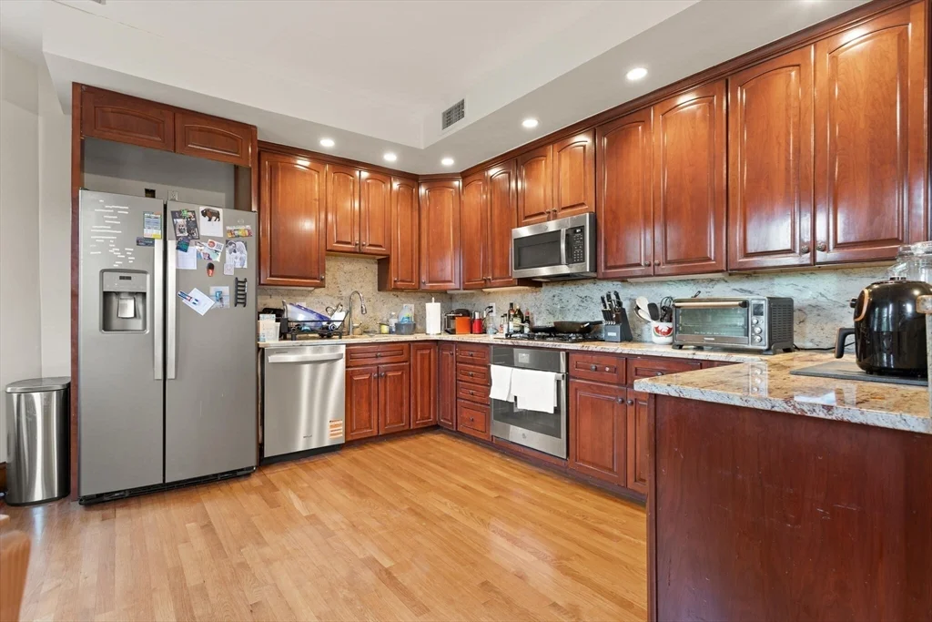 3 bed, 2 bath apartment for rent at 90 Browne St Unit 3, Coolidge Corner — photo 2 of 18