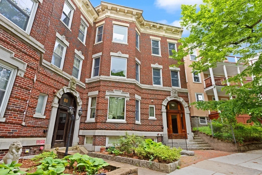 3 bed, 2 bath apartment for rent at 90 Browne St Unit 3, Coolidge Corner — photo 18 of 18