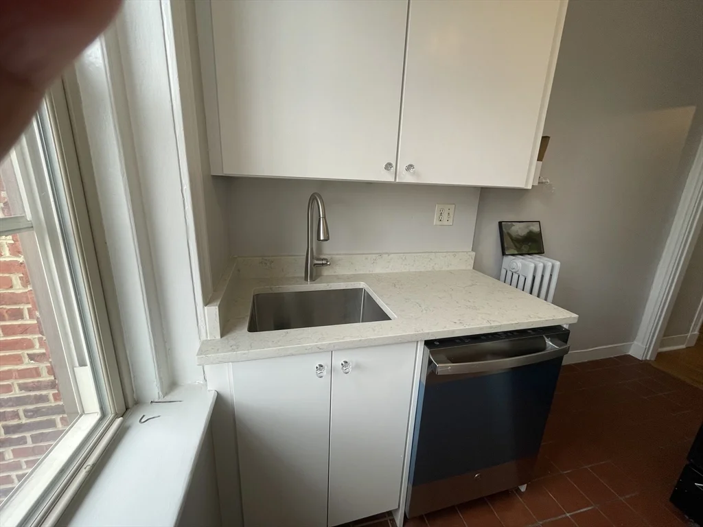 2 bed, 1 bath apartment for rent at 90 Bynner St Unit 12, Jamaica Plain — photo 6 of 18