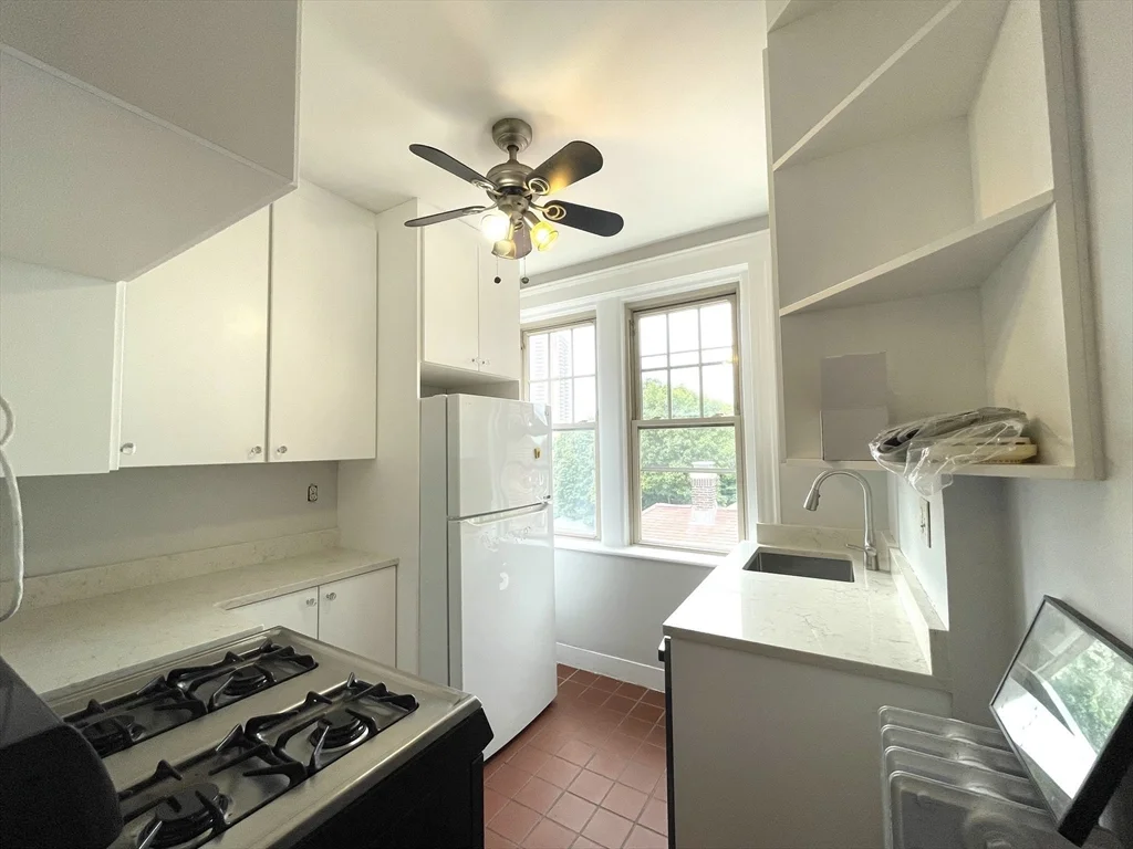 2 bed, 1 bath apartment for rent at 90 Bynner St Unit 12, Jamaica Plain — photo 7 of 18