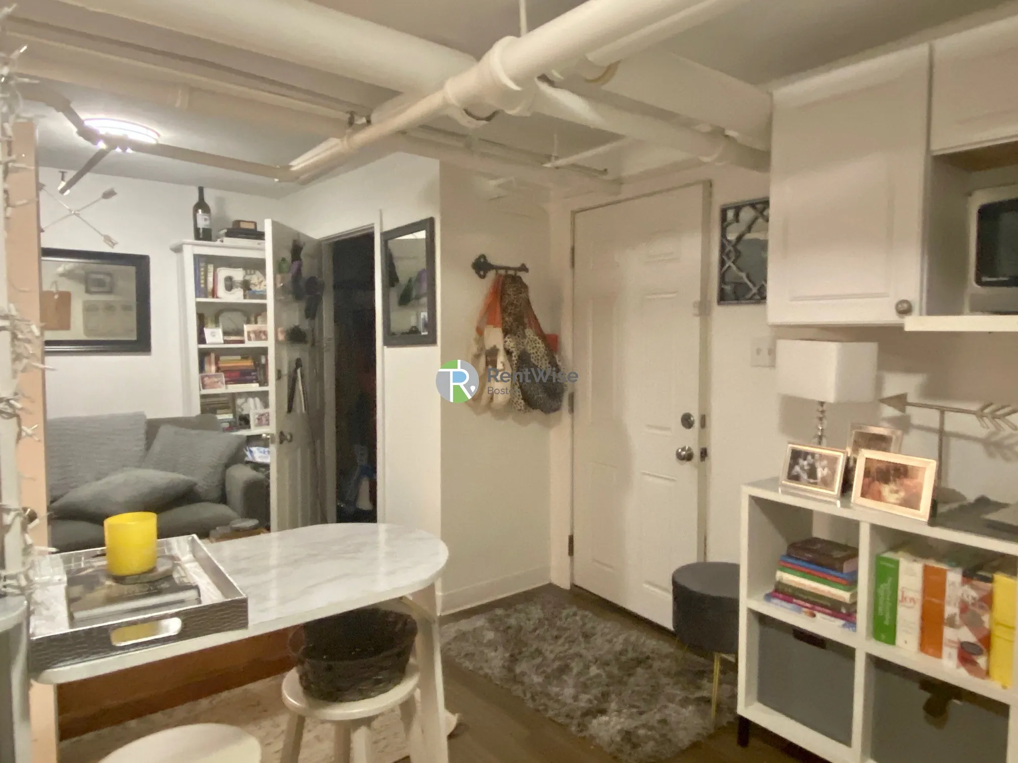 Studio bed, 1 bath apartment for rent at 90 Charles St Unit 1, Beacon Hill