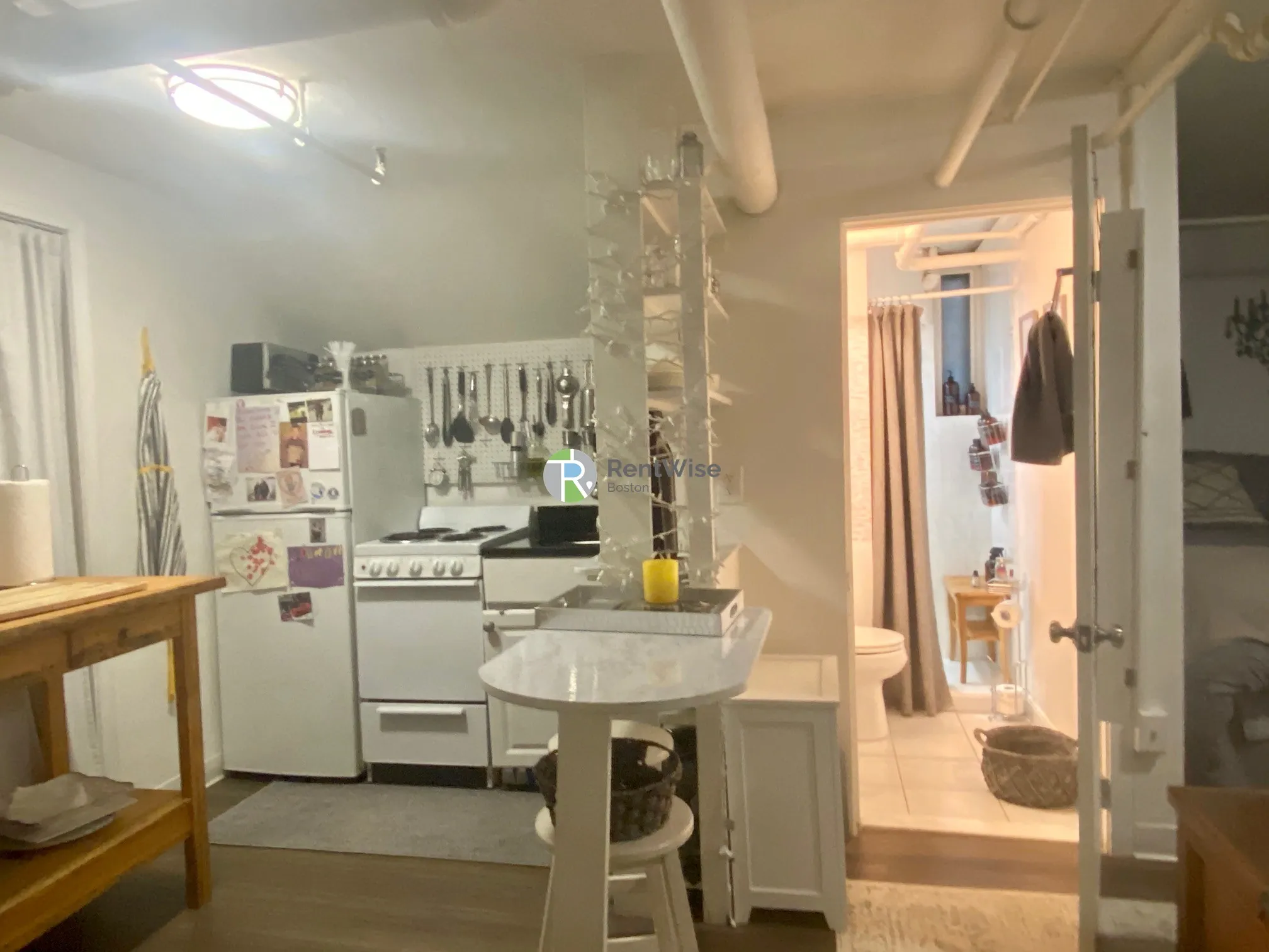 Studio bed, 1 bath apartment for rent at 90 Charles St Unit 1, Beacon Hill — photo 6 of 13