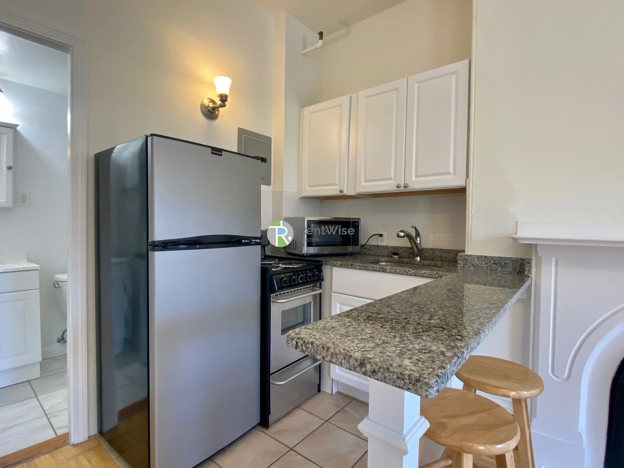 Studio bed, 1 bath apartment for rent at 90 Charles St Unit 32-1, Beacon Hill — photo 6 of 16