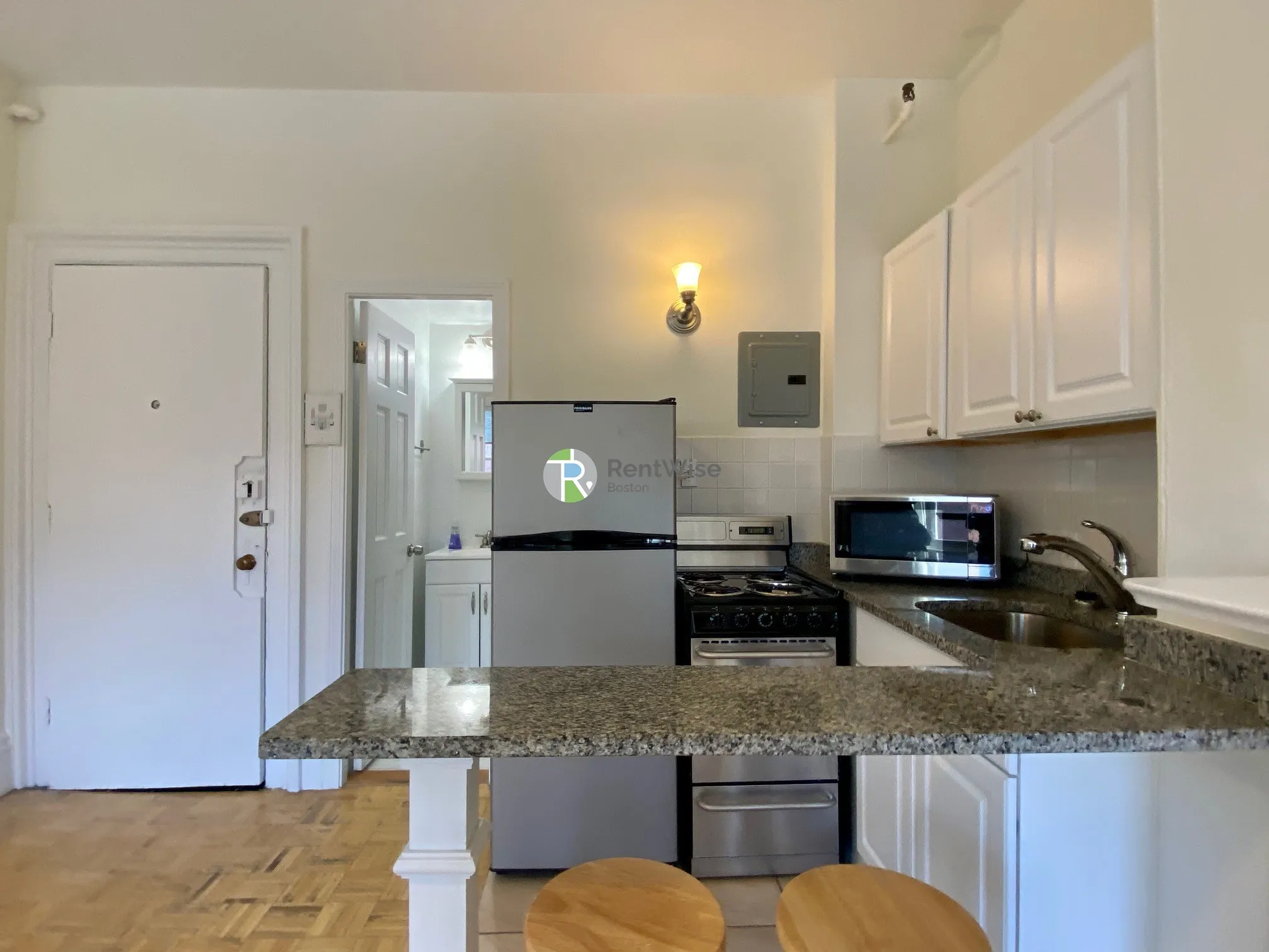 Studio bed, 1 bath apartment for rent at 90 Charles St Unit 32-1, Beacon Hill — photo 5 of 16