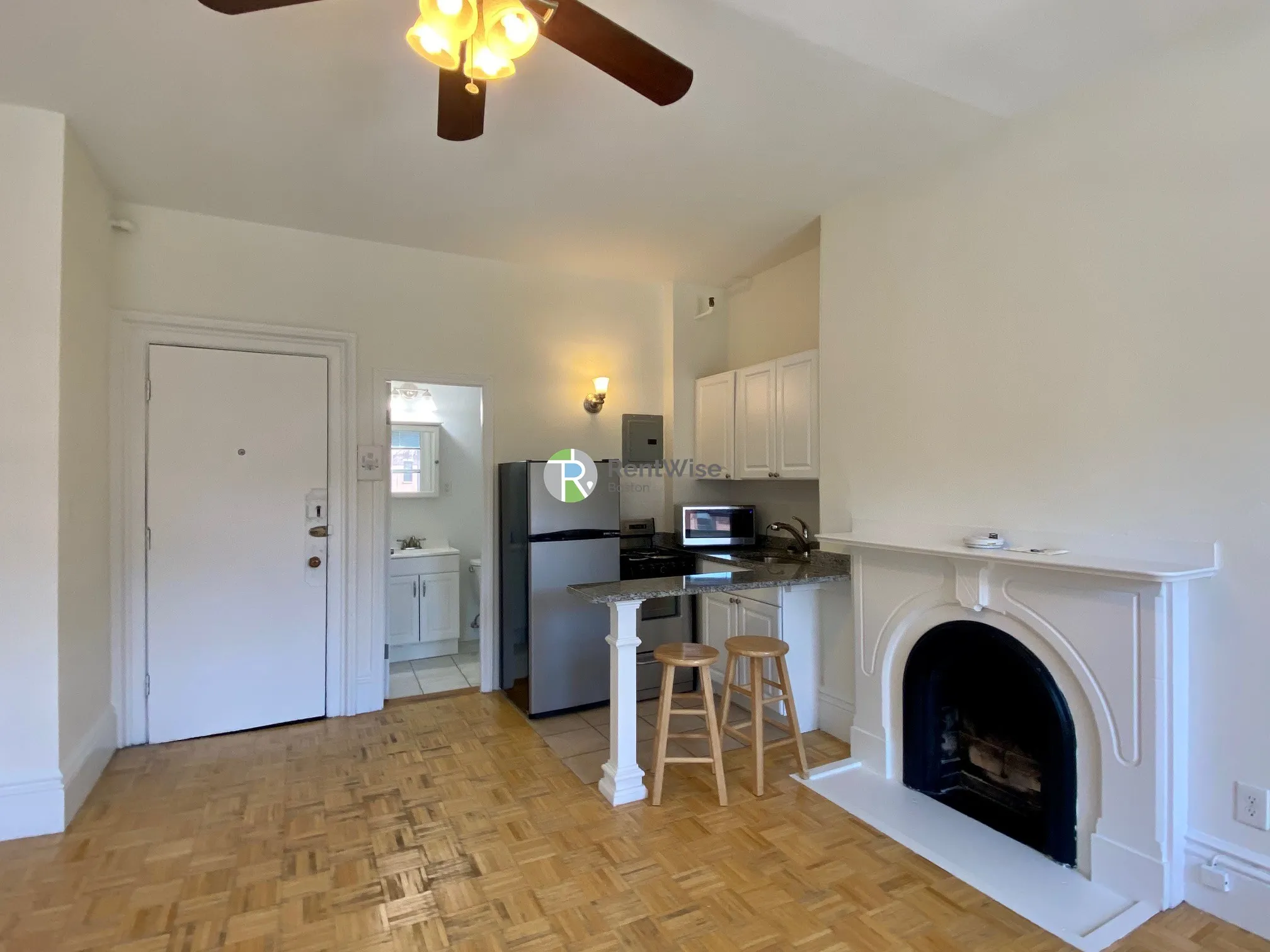 Studio bed, 1 bath apartment for rent at 90 Charles St Unit 32-1, Beacon Hill — photo 3 of 16