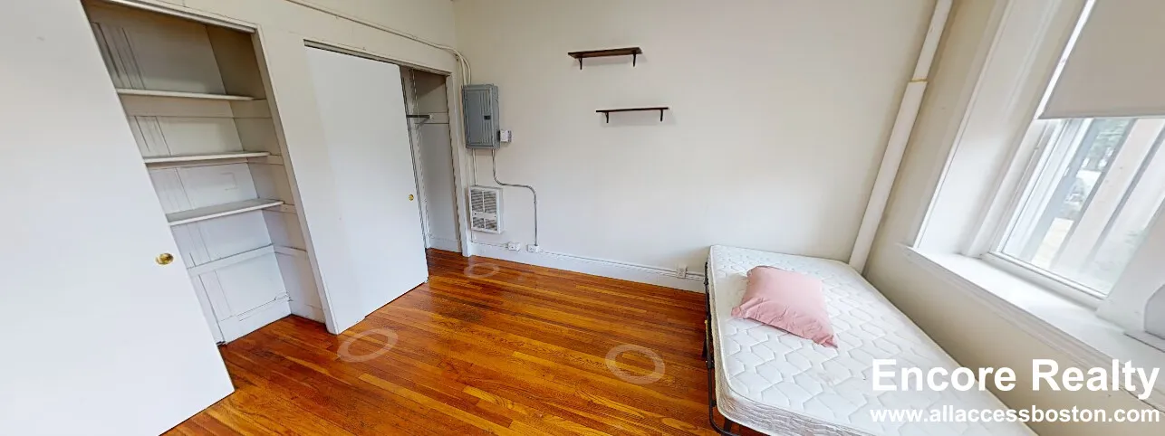Studio bed, 1 bath apartment for rent at 90 Chiswick Rd Unit 1A, Brighton — photo 3 of 4