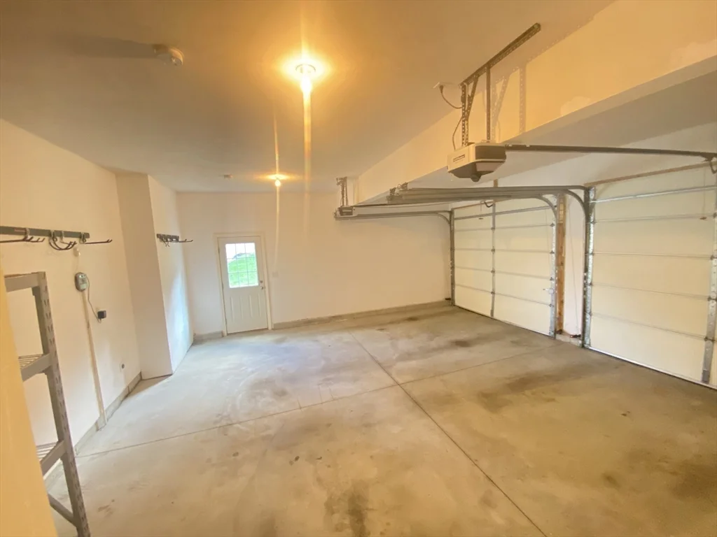 4 bed, 2 bath apartment for rent at 90 Cook Ln, Marlborough — photo 37 of 40