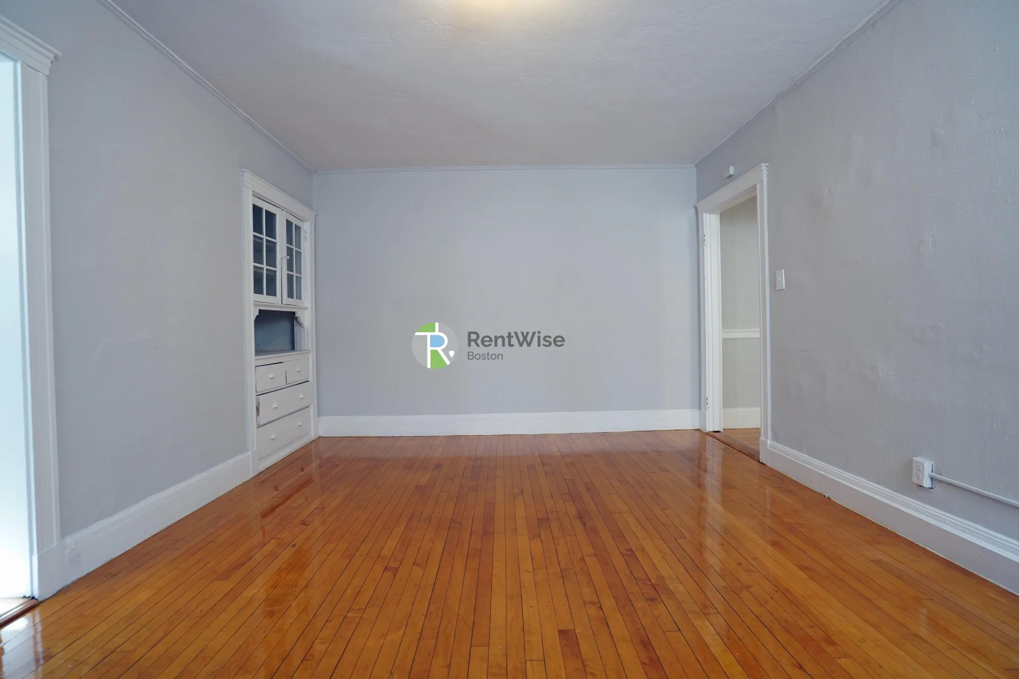 4 bed, 1 bath apartment for rent at 90 Cypress St Unit 3, Emerson Gardens — photo 4 of 23