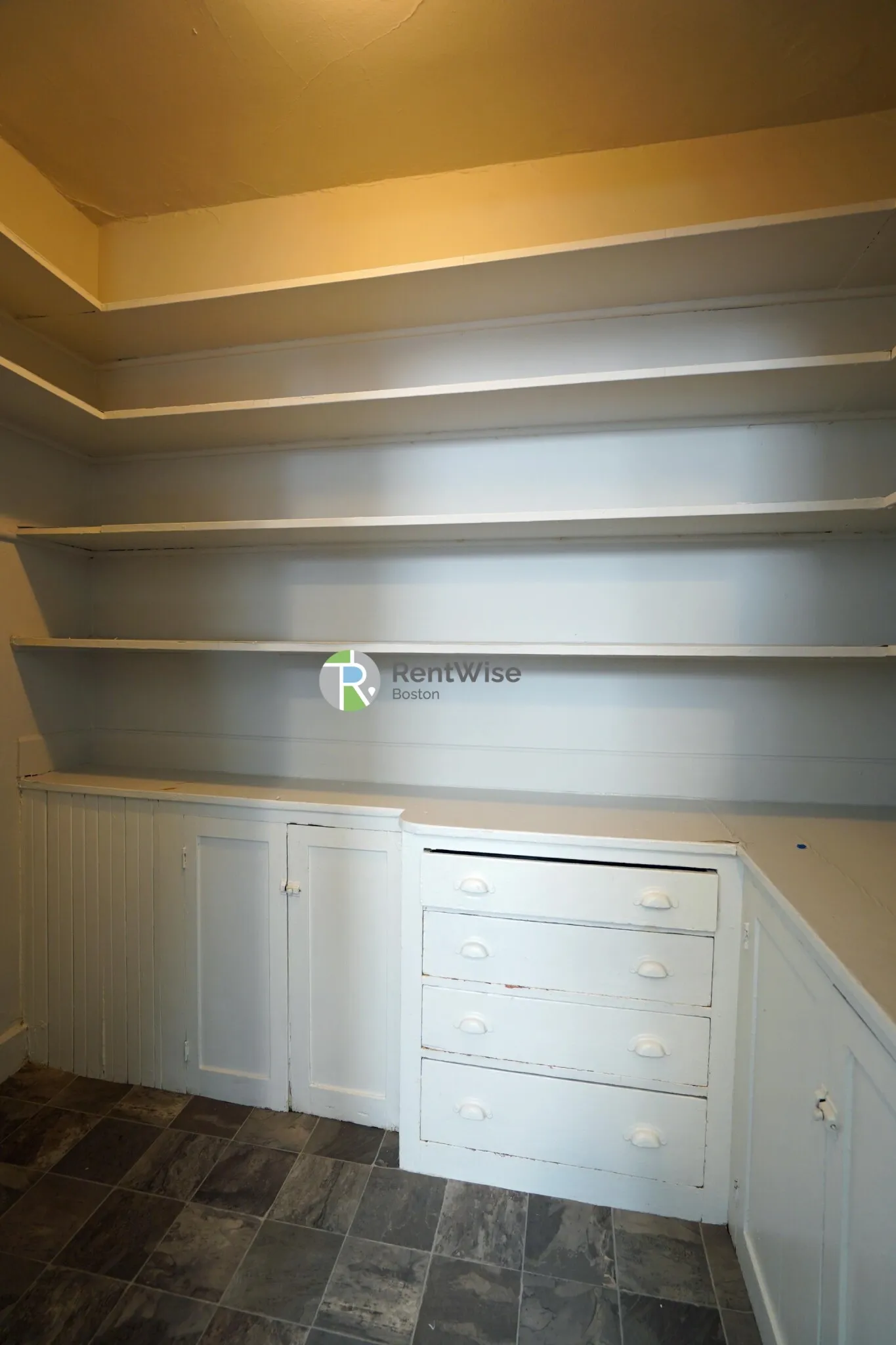 4 bed, 1 bath apartment for rent at 90 Cypress St Unit 3, Emerson Gardens — photo 7 of 23