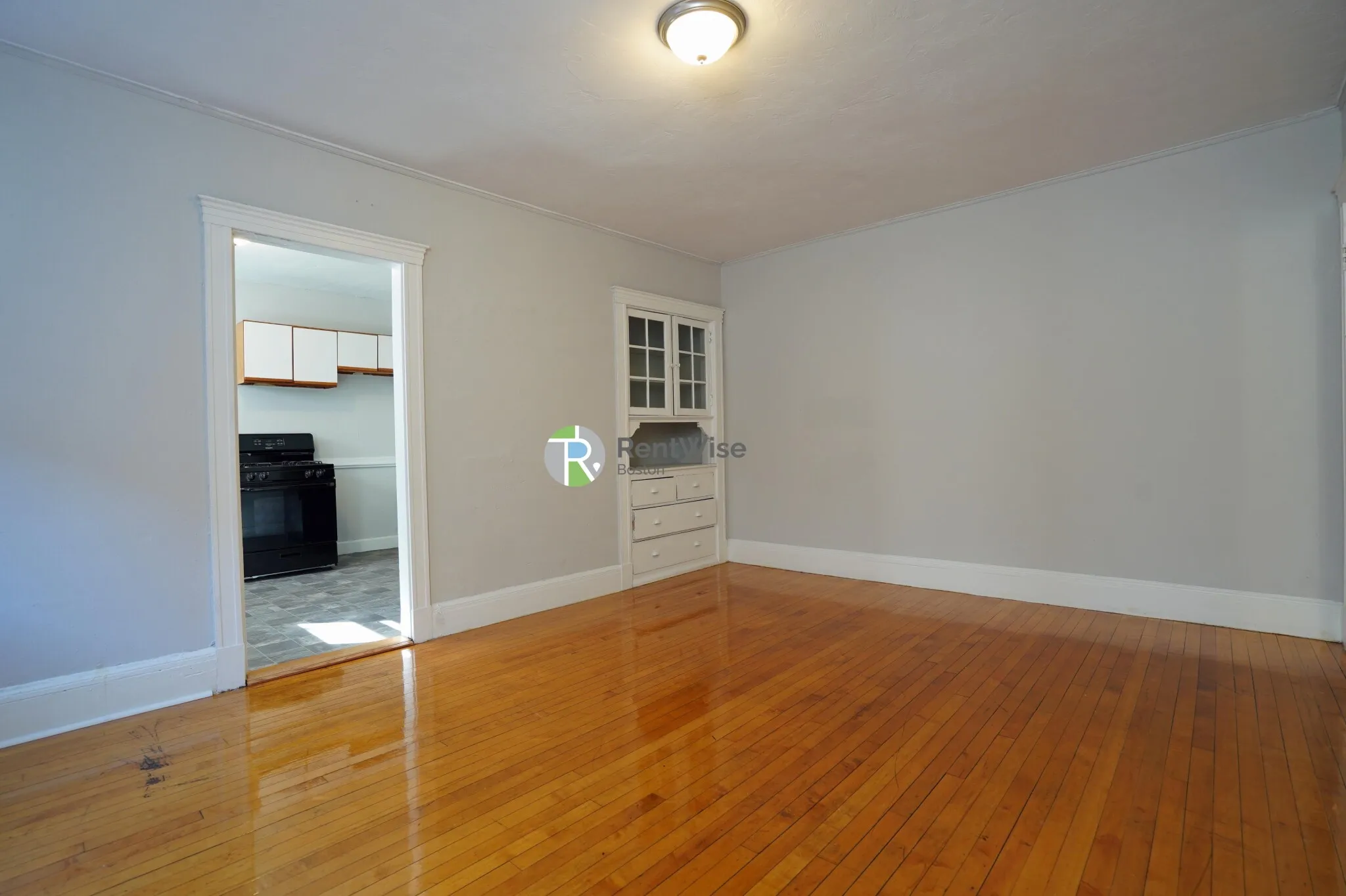 4 bed, 1 bath apartment for rent at 90 Cypress St Unit 3, Emerson Gardens — photo 6 of 23