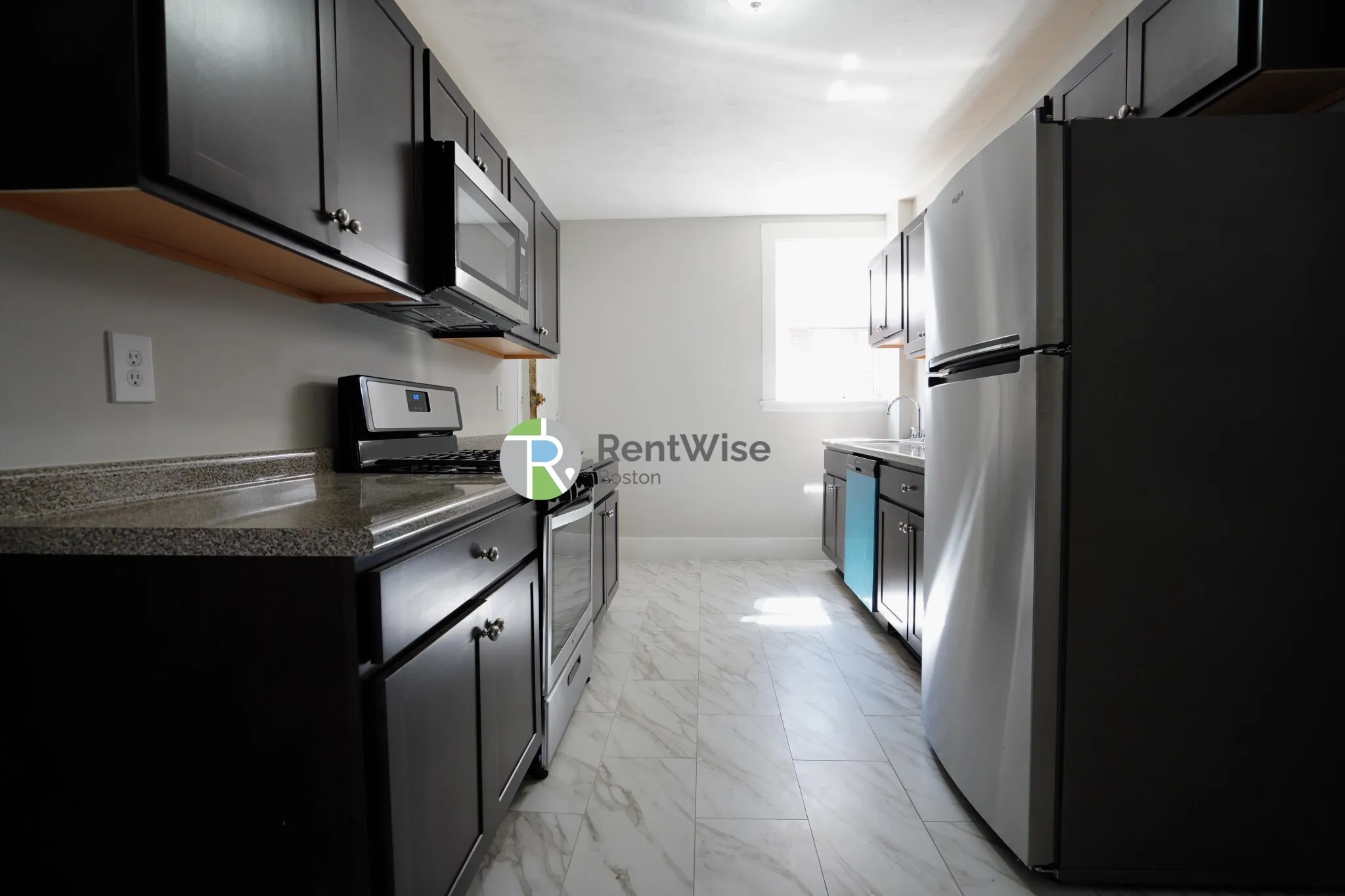 4 bed, 2 bath apartment for rent at 90 Cypress St Unit 4, Emerson Gardens — photo 6 of 27