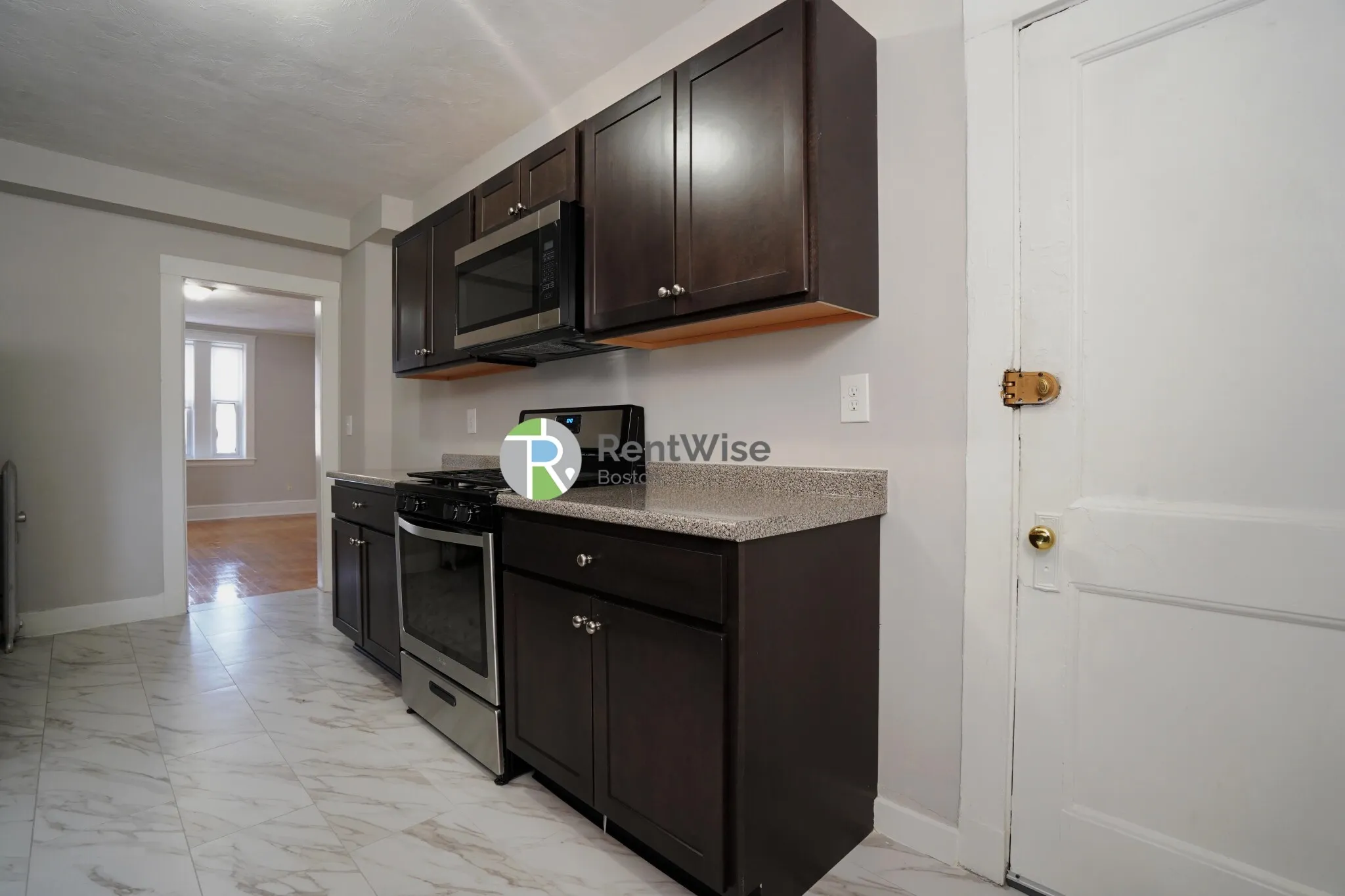 4 bed, 2 bath apartment for rent at 90 Cypress St Unit 4, Emerson Gardens — photo 5 of 27