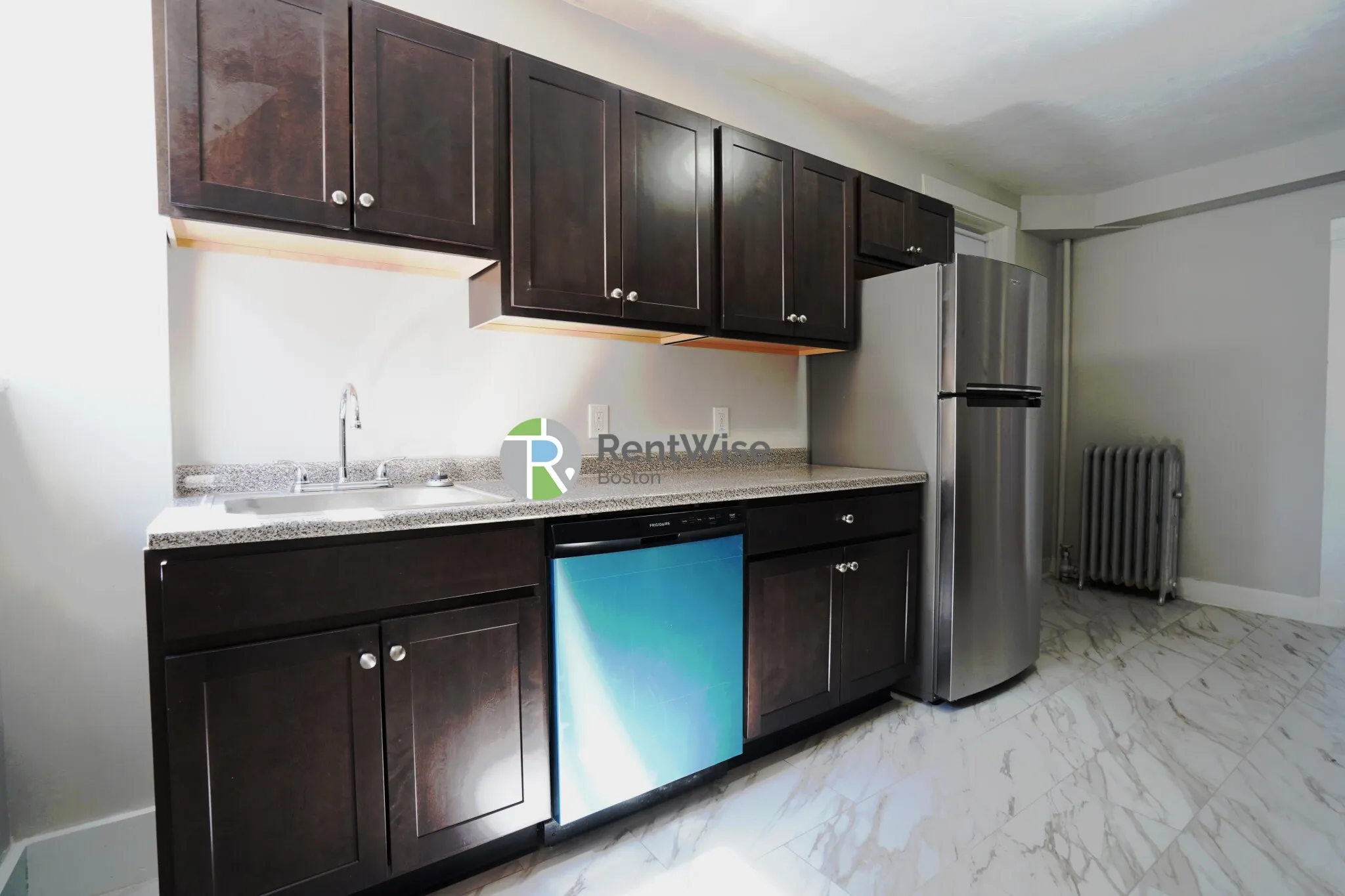 4 bed, 2 bath apartment for rent at 90 Cypress St Unit 4, Emerson Gardens — photo 8 of 27