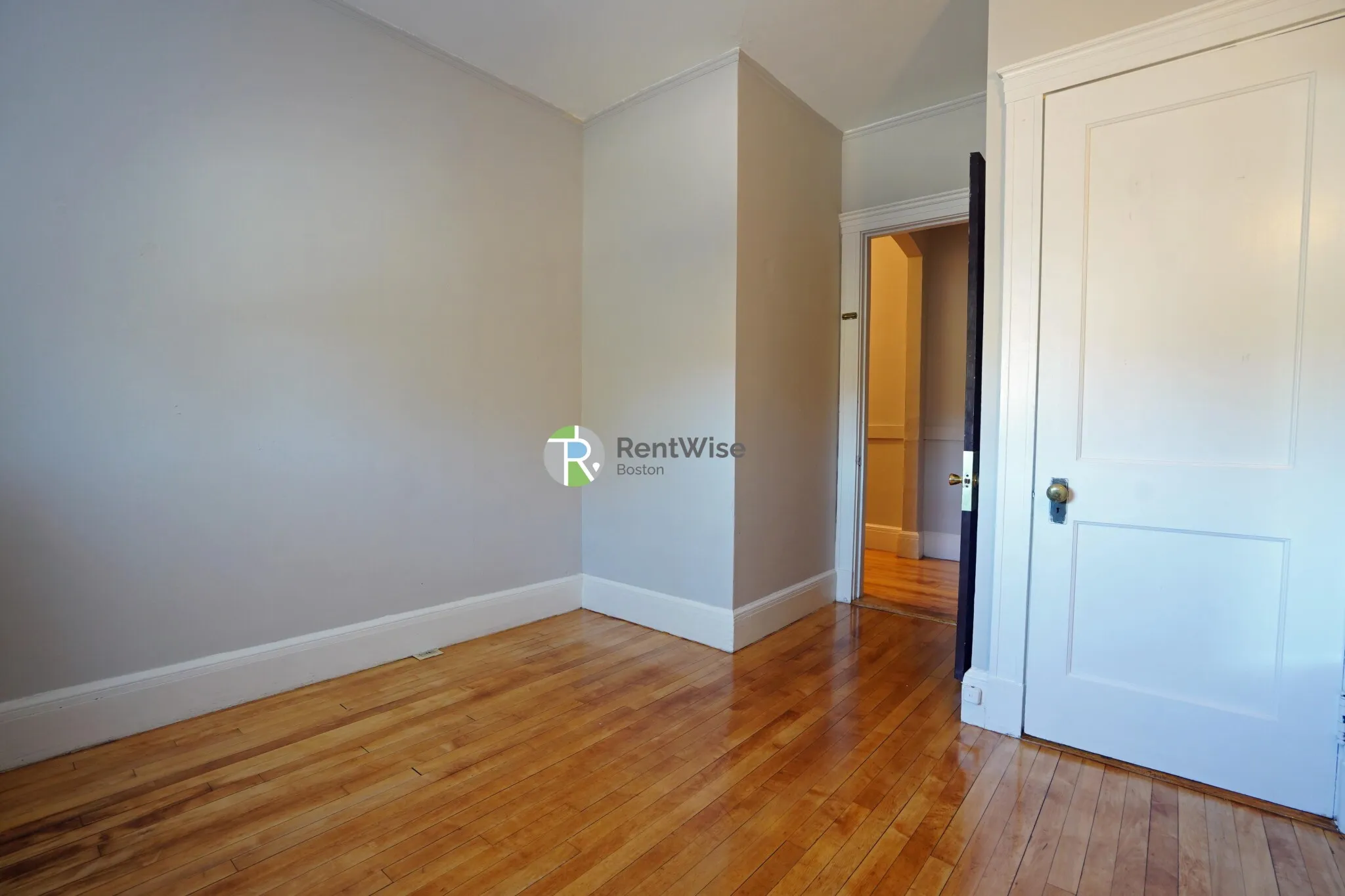 4 bed, 1 bath apartment for rent at 90 Cypress St Unit 6-1, Emerson Gardens — photo 13 of 22