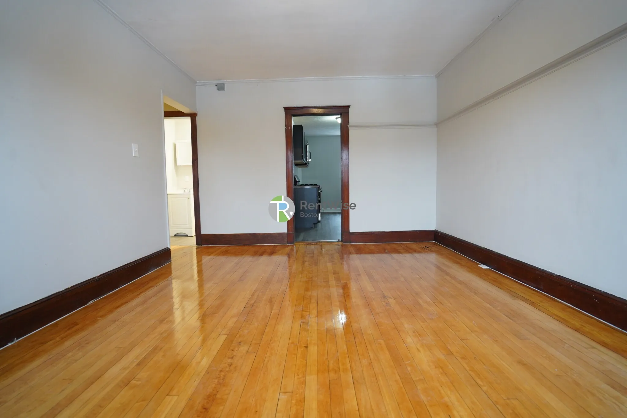 4 bed, 2 bath apartment for rent at 90 Cypress St Unit 6, Emerson Gardens — photo 2 of 18