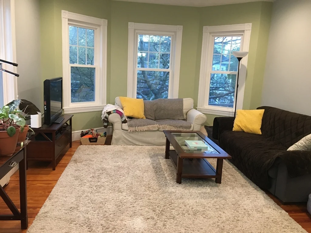 2 bed, 1 bath apartment for rent at 90 Dexter Ave Unit 2, Watertown — photo 4 of 12