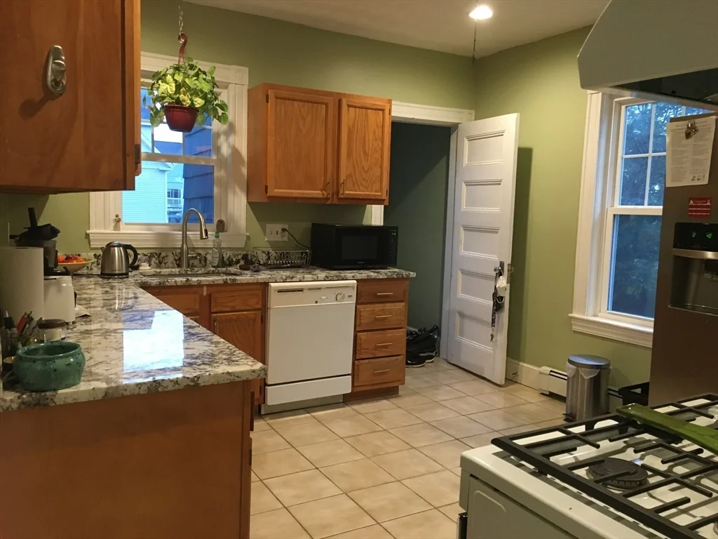 2 bed, 1 bath apartment for rent at 90 Dexter Ave Unit 2, Watertown — photo 1 of 12