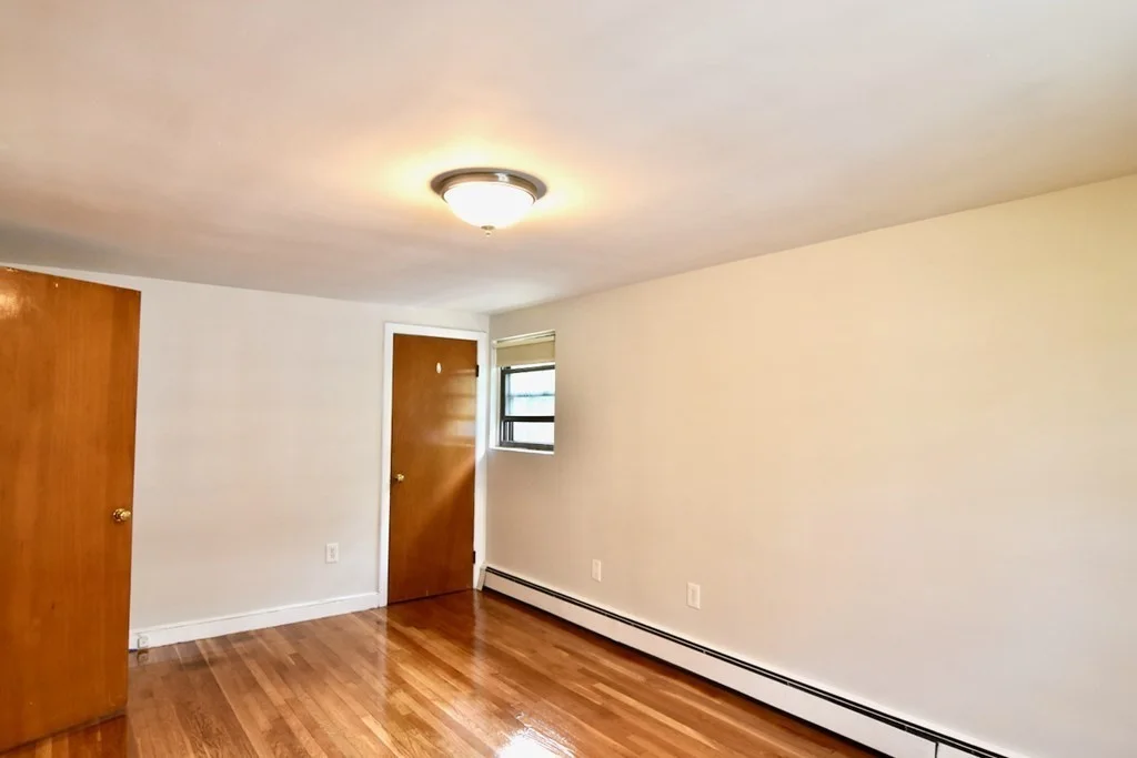 1 bed, 1 bath apartment for rent at 90 E Squantum Unit 1, North Quincy — photo 15 of 18