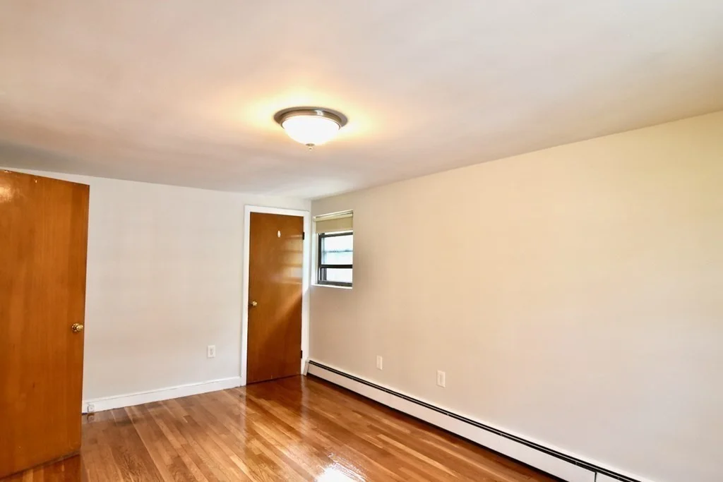 1 bed, 1 bath apartment for rent at 90 E Squantum Unit 2, North Quincy — photo 15 of 17