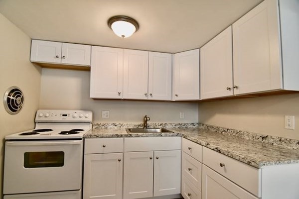 1 bed, 1 bath apartment for rent at 90 E Squantum Unit 5, North Quincy — photo 14 of 17
