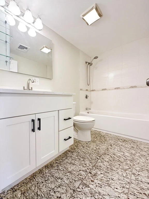 3 bed, 2 bath apartment for rent at 90 George St Unit 90, Roxbury — photo 5 of 18