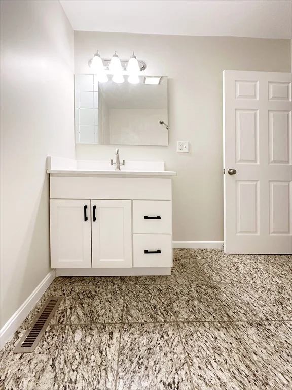 3 bed, 2 bath apartment for rent at 90 George St Unit 90, Roxbury — photo 8 of 18