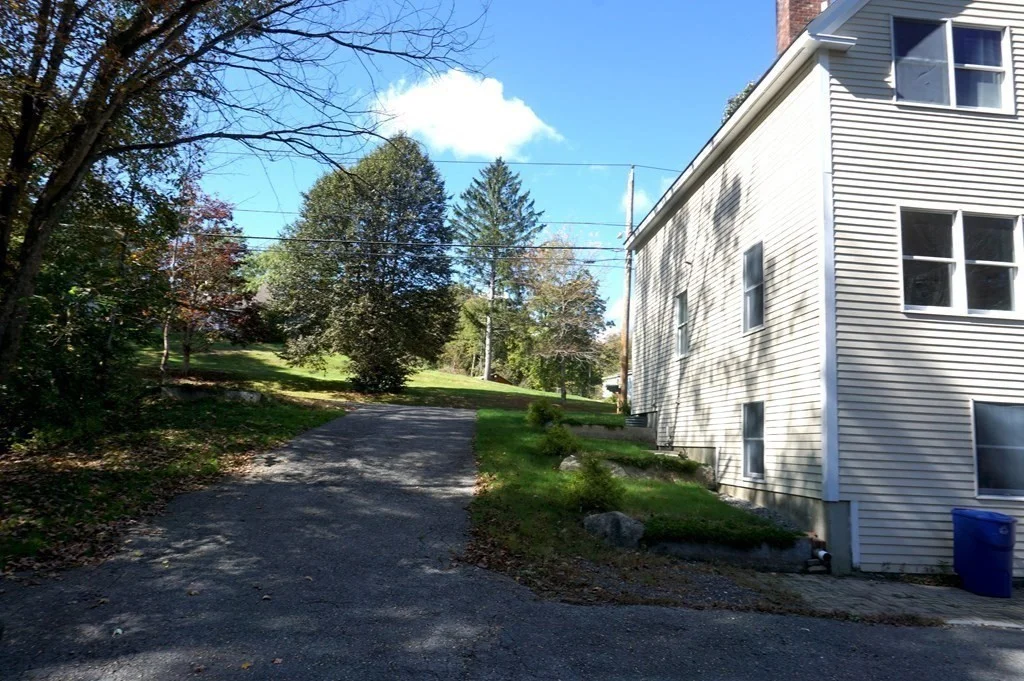 3 bed, 1 bath apartment for rent at 90 Groton St Unit 1, Pepperell — photo 2 of 41