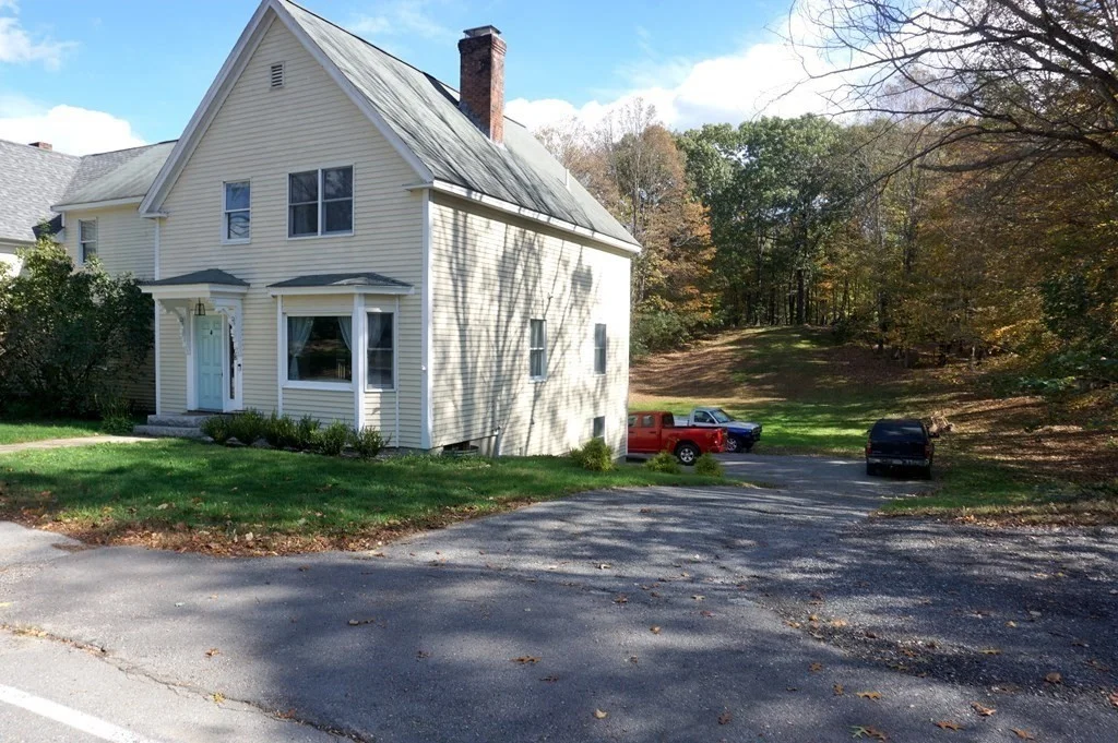 3 bed, 1 bath apartment for rent at 90 Groton St Unit 1, Pepperell — photo 1 of 41