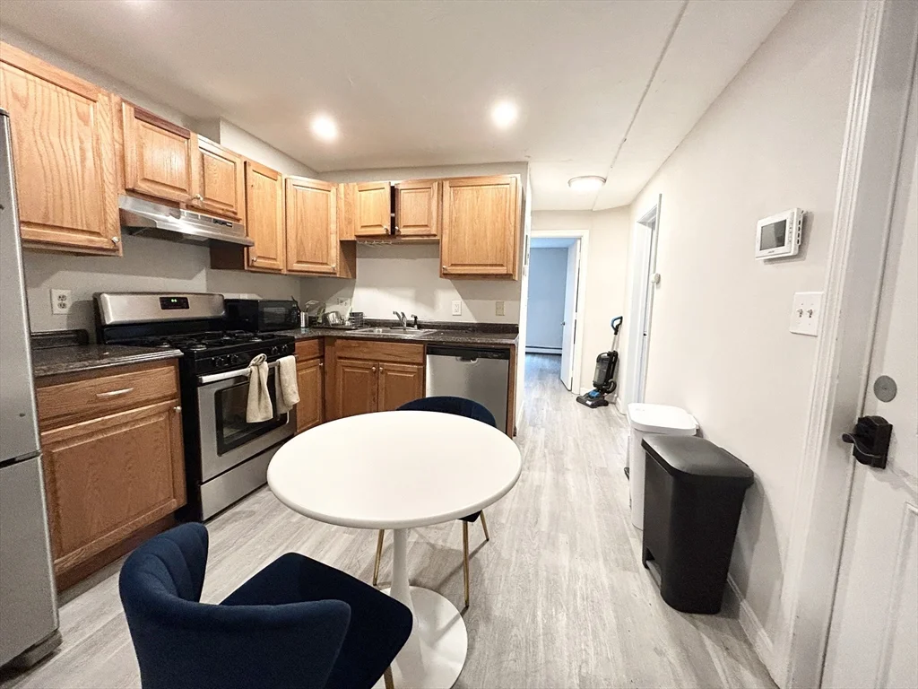 3 bed, 1 bath apartment for rent at 90 Hammond St Unit 1, South End — photo 2 of 6