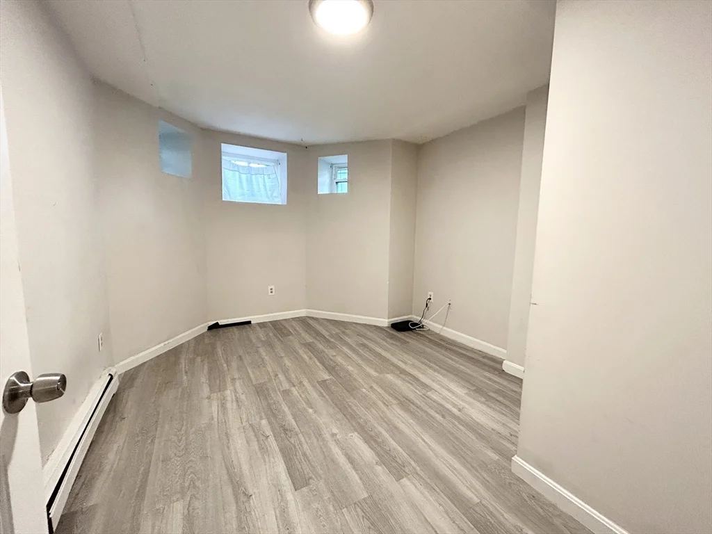 3 bed, 1 bath apartment for rent at 90 Hammond St Unit 1, South End — photo 3 of 6
