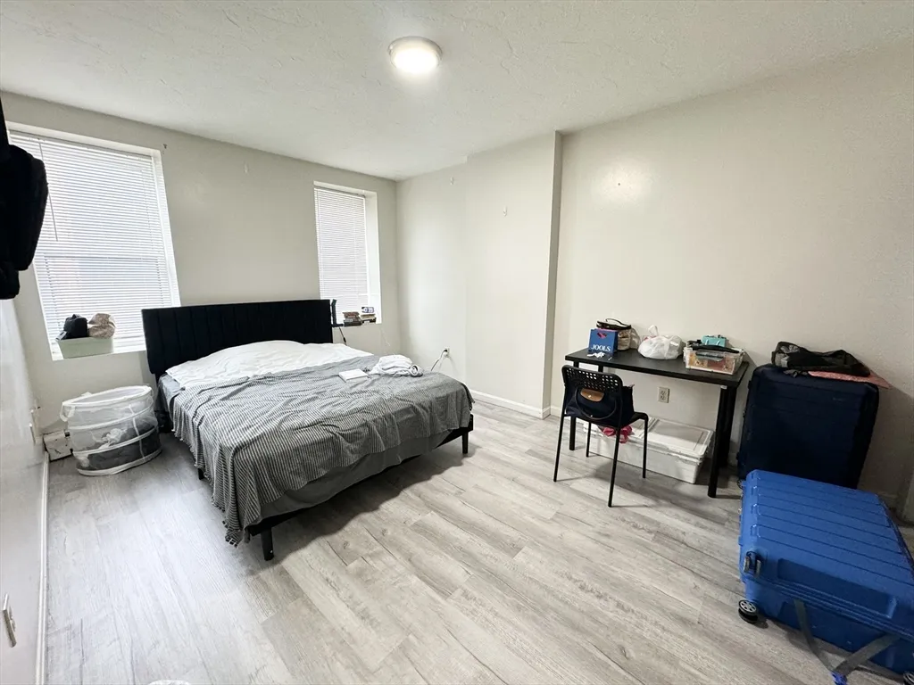 3 bed, 1 bath apartment for rent at 90 Hammond St Unit 2, South End — photo 2 of 5
