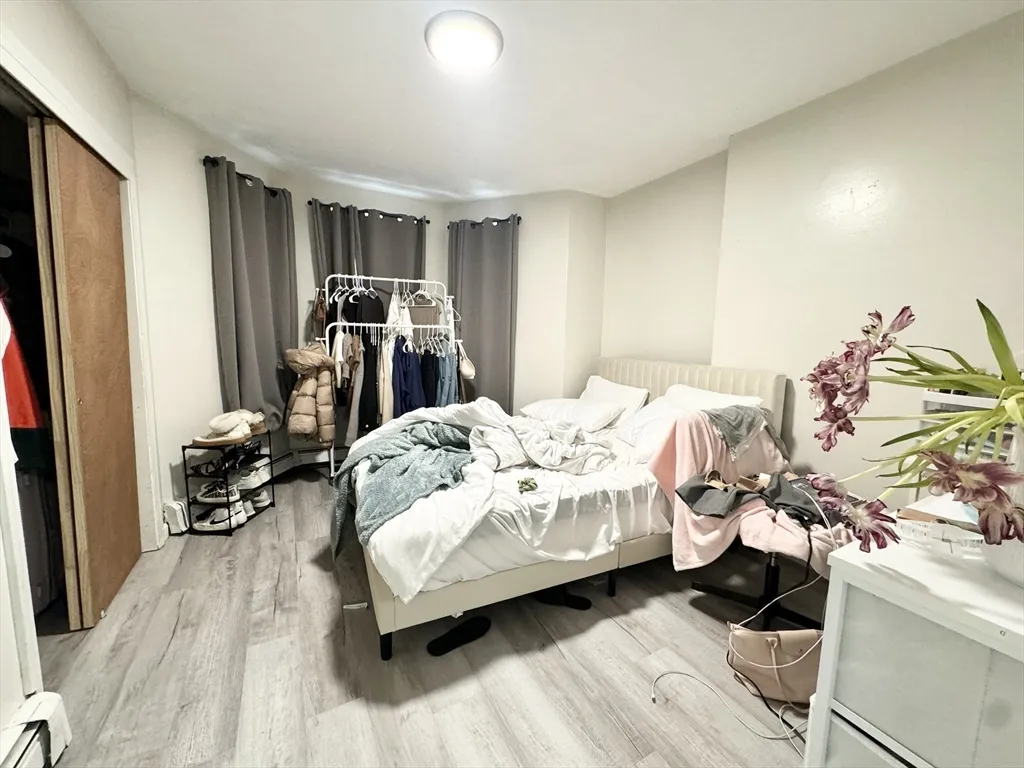 3 bed, 1 bath apartment for rent at 90 Hammond St Unit 2, South End — photo 3 of 5