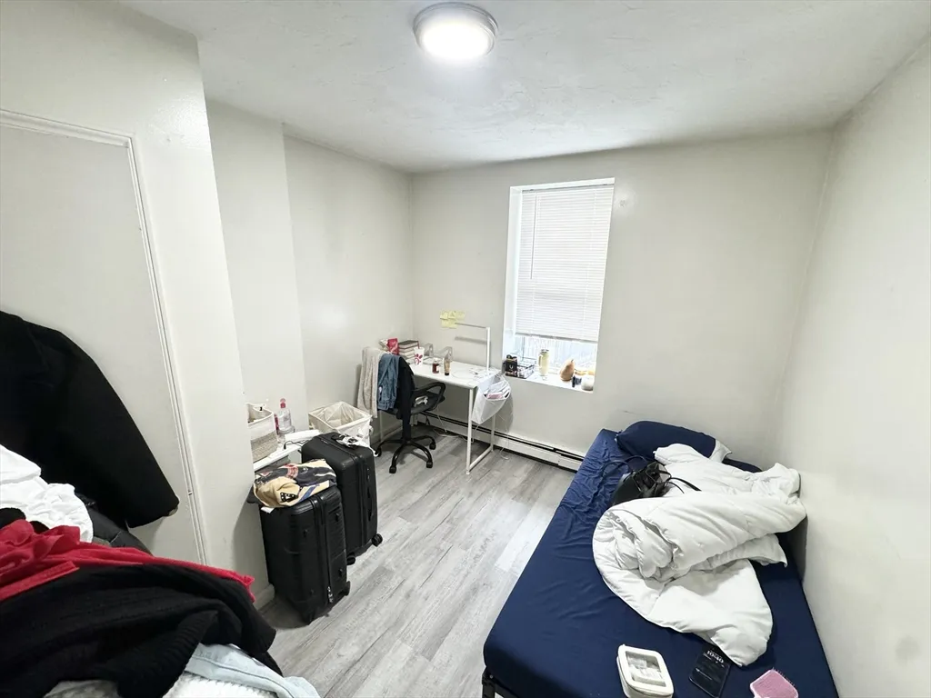 3 bed, 1 bath apartment for rent at 90 Hammond St Unit 2, South End — photo 4 of 5