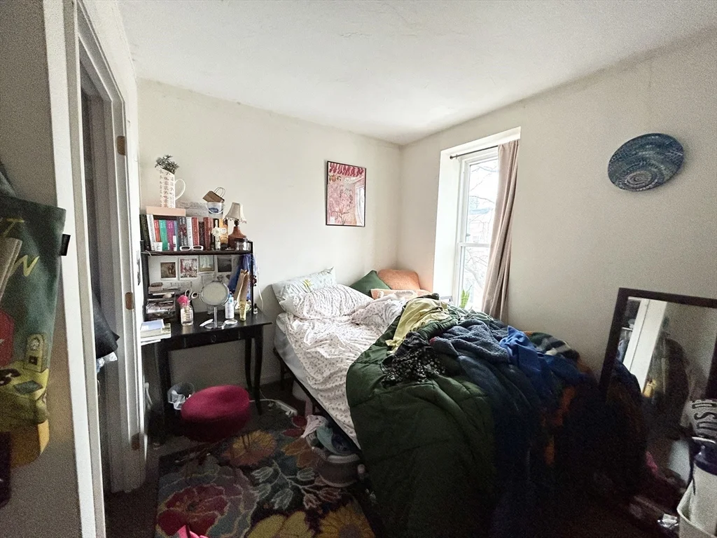 3 bed, 1 bath apartment for rent at 90 Hammond St Unit 3, South End — photo 3 of 8