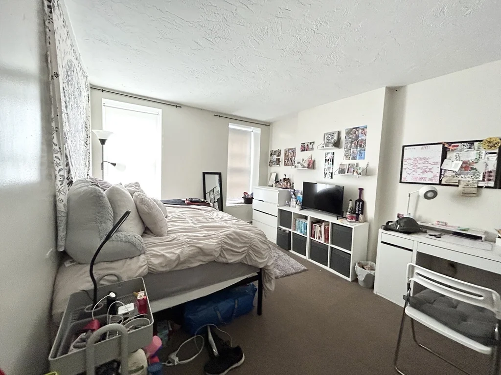 3 bed, 1 bath apartment for rent at 90 Hammond St Unit 3, South End — photo 6 of 8