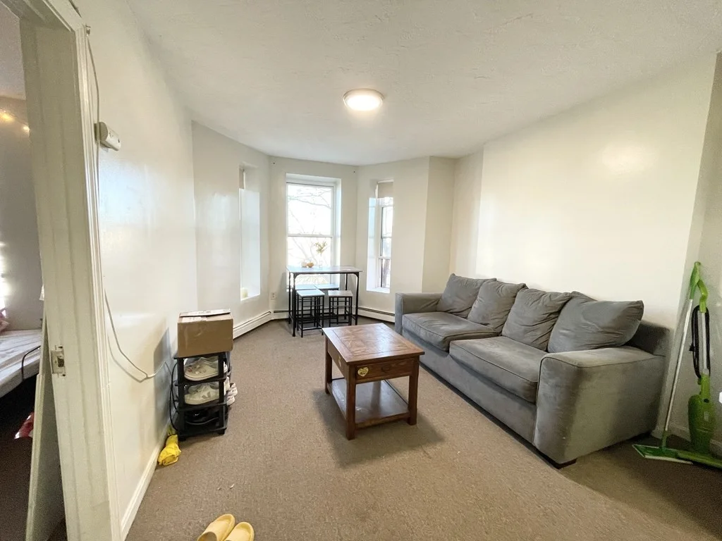 3 bed, 1 bath apartment for rent at 90 Hammond St Unit 4, South End — photo 3 of 7