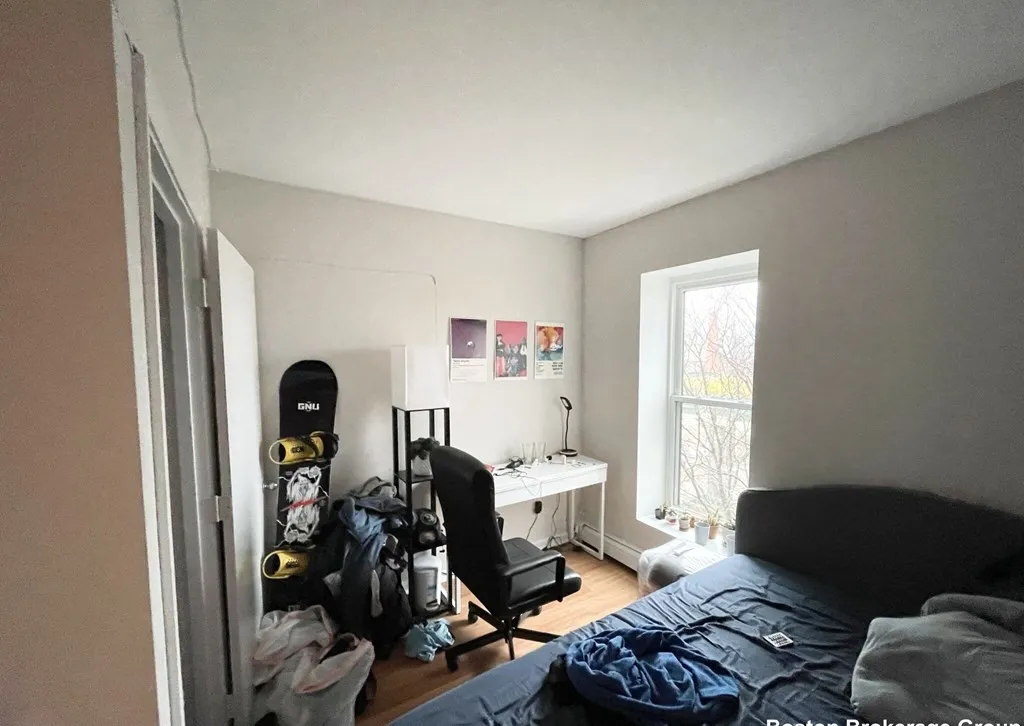 3 bed, 1 bath apartment for rent at 90 Hammond St Unit 5, South End — photo 4 of 6