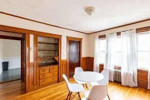 5 bed, 2 bath apartment for rent at 90 Harriet St Unit Left, Brighton — photo 16 of 18